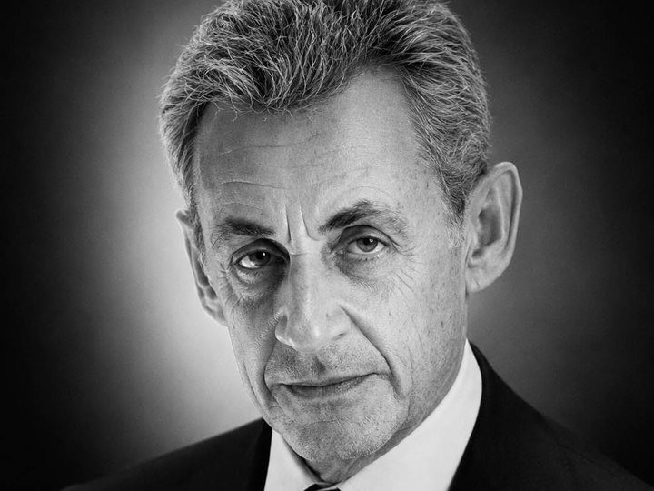 Illustration éditoriale représentant Nicolas Sarkozy