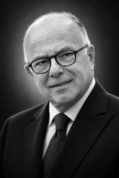 Illustration éditoriale représentant Bernard Cazeneuve
