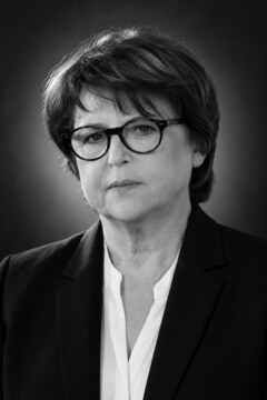 Illustration éditoriale représentant Martine Aubry