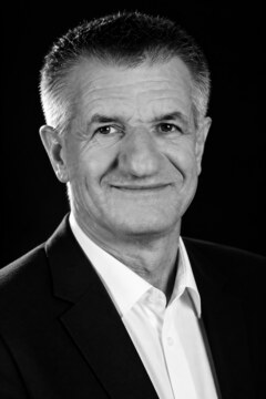 Illustration éditoriale représentant Jean Lassalle